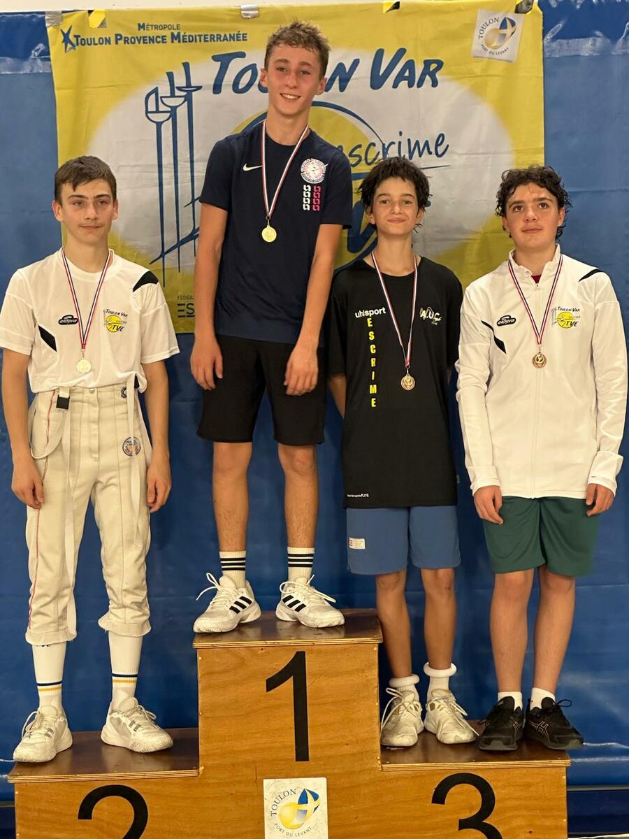 Compétition régionale à Toulon : 3 podiums pour l'AUC Escrime !